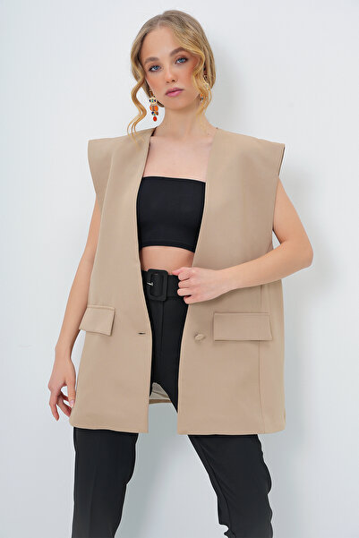 Trend Alaçatı Stili Kadın Bej Çift Yırtmaçlı Tek Düğme Oversize Dokuma Çoban Yelek ALC-X13506