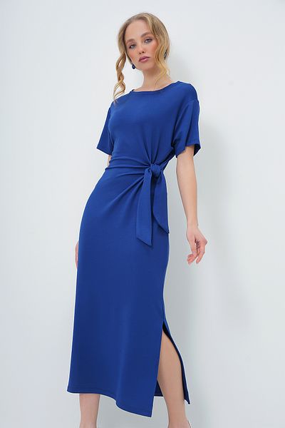 Trend Alaçatı Stili Marineblaues, kurzärmliges, gestricktes Sommerkleid mit Rundhalsausschnitt und Schnürung an der Taille für Damen ALC-X13573
