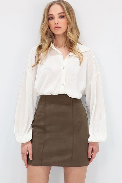 Trend Alaçatı Stili Khakifarbener Wildleder-Minirock mit gerippten Nähten für Damen ALC-X13545