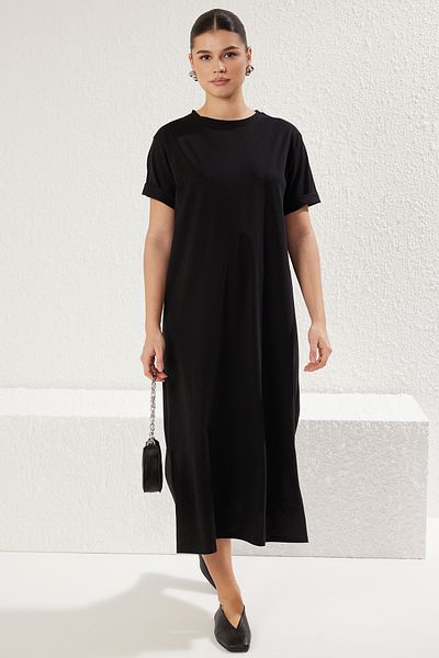 Trendyol Collection Schwarzes Midi-Strick-T-Shirt – 100 % Single-Jersey, Rundhalsausschnitt, kurze Ärmel – TWOSS25EL00465