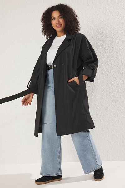 Trendyol Curve Schwarzer langer, übergroßer Trenchcoat TBBSS25BM00001