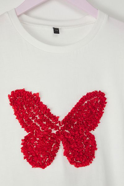 TRENDYOLKIDS Ecru pletené dívčí tričko s motýlkem - Tkdss25Ts00035