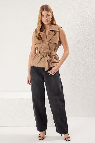 Trendyol Collection Beige Wildleder-Regularweste – TWOSS25YE00054