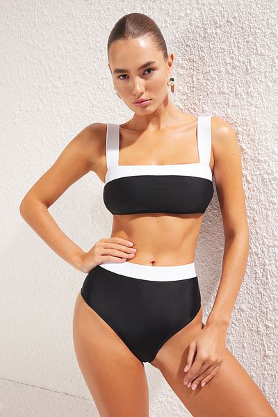Kolekcia Trendyol Čierno-biela súprava bikín Bralette s vysokým pásom