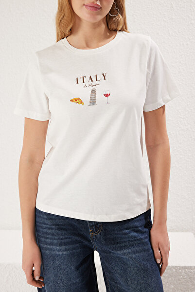 Trendyol Collection Ecru Slogan Printed 100% βαμβακερό κανονικό μπλουζάκι - TWOSS25TS00047