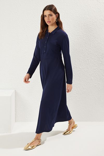 Trendyol Modest Pletené krepové šaty s pololímečkem v námořnické modré TCTSS25EB00040