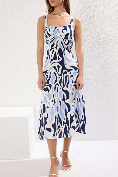 Trendyol Collection Rochie țesătă din viscoză midi cu tiv geometric albastru cu deschidere în talie TWOSS25EL00046