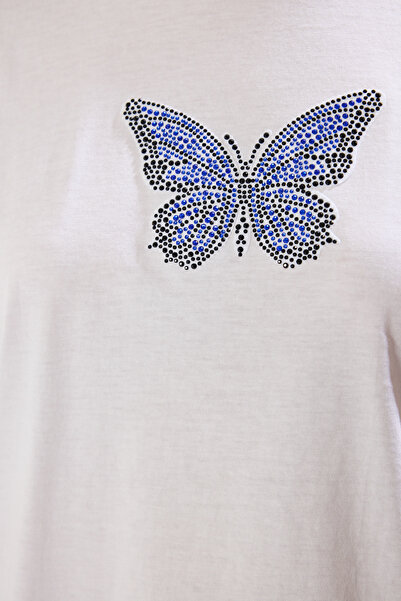 Trendyol Collection Άνετο μπλουζάκι με λευκό κέντημα - 100% βαμβάκι TWOSS25TS00098