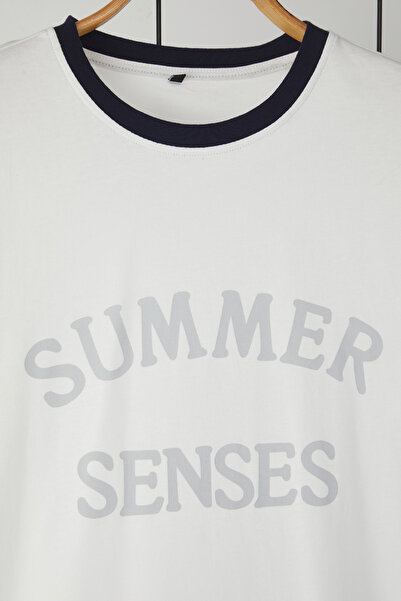 Trendyol Collection Ecru Regular/Normal Cut Ärmel Detailliertes bedrucktes T-Shirt aus 100% Baumwolle TMNSS25TS00034