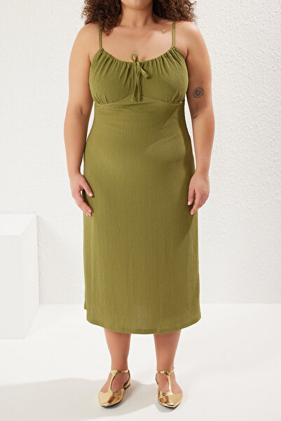 Trendyol Curve Χακί λουράκι Α σε γραμμή πλεκτό φόρεμα μεγάλου μεγέθους TBBSS25AH00093