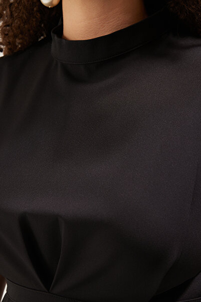 Trendyol Curve Černá blůza Finike Woven Plus Size