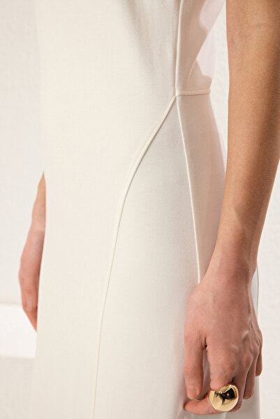 Trendyol Modest Ecru obyčejné pletené interlockové šaty Tctss25Eb00045