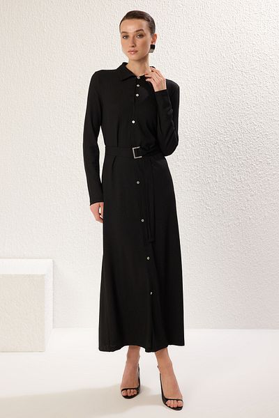 Trendyol Modest Schwarzes, perlmuttfarbenes, geknöpftes Strickkleid TCTSS25EB00066