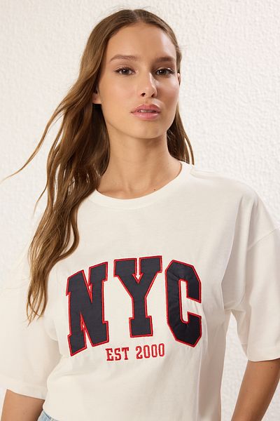 Trendyol Collection Ecru Embroidered Oversize Cotton T-Shirt - Twoss25Ts00069