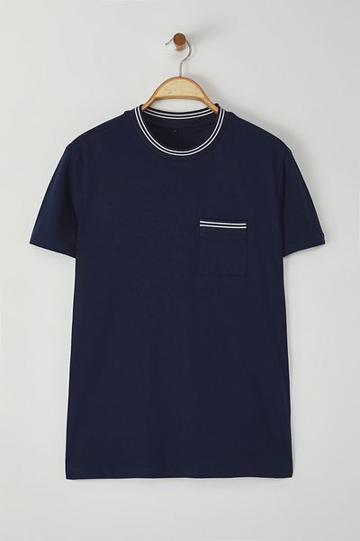 Trendyol Collection Detail námořnické modré pleteniny s pruhovanými kapsami Tričko ze 100% bavlny - Tmnss25Ts00035