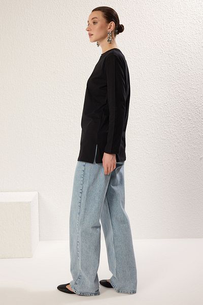 Trendyol Modest Übergroßes schwarzes Strick-T-Shirt – TCTSS25RT00000