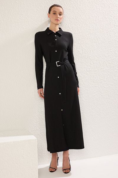Trendyol Modest Schwarzes, perlmuttfarbenes, geknöpftes Strickkleid TCTSS25EB00066