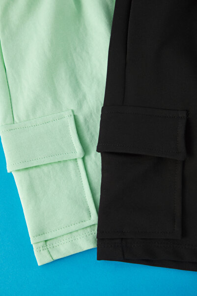 TRENDYOLKIDS Menta-fekete 2 csomagos fiú pamut kötött rövidnadrág elasztikus derékkal és zsebekkel TKDSS25SR00006