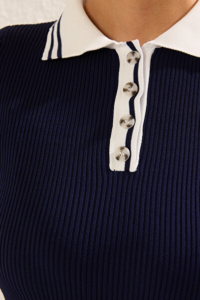 Trendyol Collection Námořnické modré šaty s mini polo límečkem TWOSS25EL00308