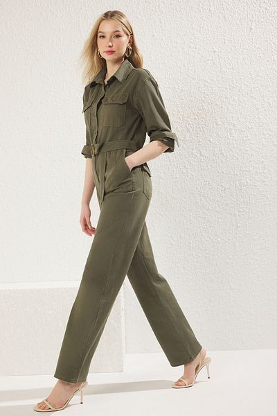 Trendyol Collection Denim-Overall mit weitem Bein – Khaki mit Gürtel, Hemdkragen TWOSS25TU00014