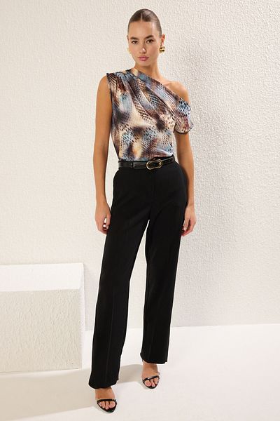 Trendyol Collection Többszínű, normál/normál szabású, aszimmetrikus nyakkivágással, nulla ujjú, rugalmas kötött blúz, patenttal TWOSS24BZ00396
