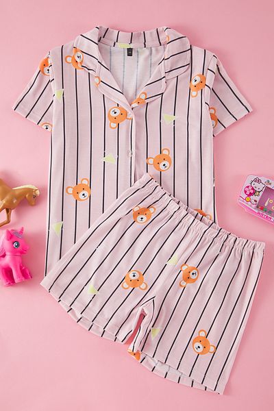TRENDYOLKIDS Rosa gestreiftes Strick-Pyjama-Set für Mädchen mit Hemdkragen TKDSS25PT00005