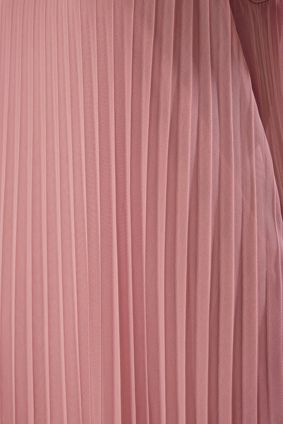 Trendyol Collection Rugalmas Maxi redőzött A-vonalú ruha - púder, tömör hasíték TWOSS25EL00170