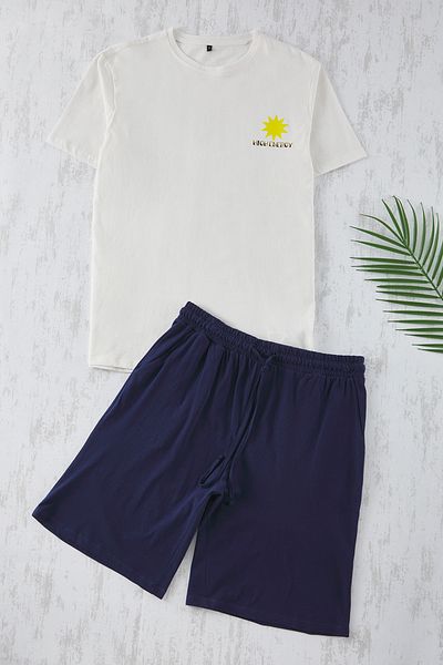 Trendyol Collection Bedrucktes Strick-Pyjama-Set mit normaler Passform – Ecru und Marineblau TMNSS25PT00019