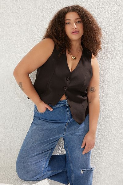 Trendyol Curve Braune gewebte Weste mit Knöpfen TBBSS24BH00003