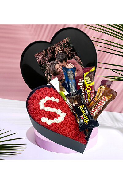 GİFTSTİME Kişiye Özel Premium Kalp Kutu Kırmızı Baş Harf Tasarımlı Gül Ve Lüx...