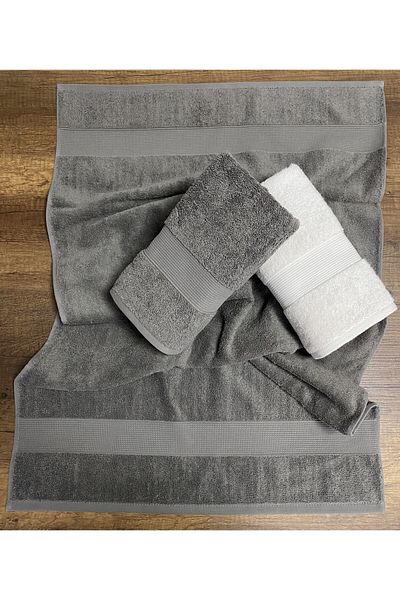 Lucy and Home Set of 2 Dot Bordered Towels 55x100cm