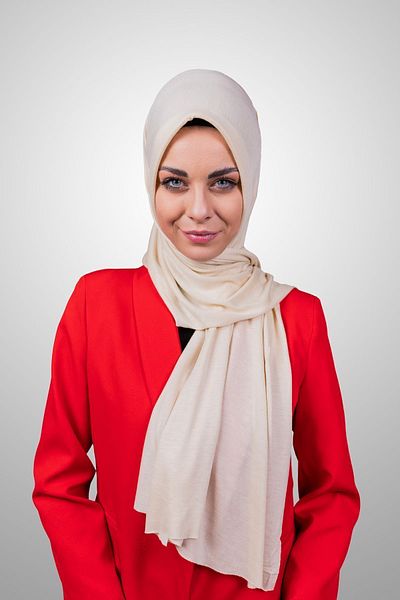 Şalcenneti.com Women's Hijab Practical Combed Cotton Shawl with Sponge Front Ready Snap Medium Cream Color Scarf
