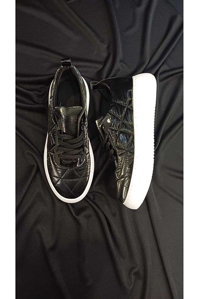 Pine Cone Black Sneakers