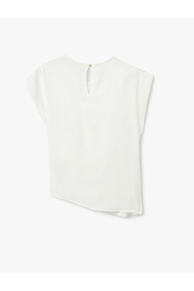 Koton Asymmetrische zweireihige Bluse mit Rundhalsausschnitt und drapiertem Detail