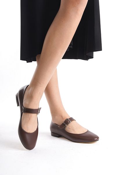 Niloshka Clara Brown Skin Round Mold Buckle Casual Ballerina Women's Shoes
