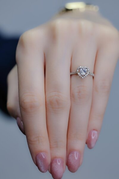 Fay Yamaner Kadın Beyaz Kalpli Tek Taşlı Altın Yüzük