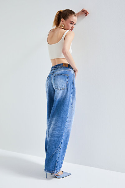 its basic Blue Barrel Fit Jeans Color Women's Jeans - 10S5-4 Belt Buckle, 100% Cotton Denim