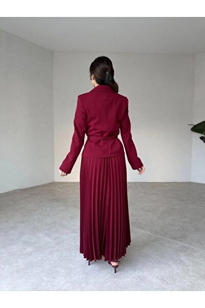 buqre's moda Premium Pleated Gold Buttoned Belted Jacket Skirt Set