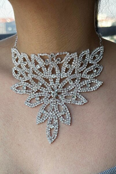 TAKIŞTIR قلادة بتصميم مفصل من الحجر باللون الفضي