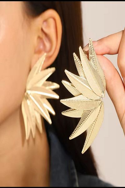 DEMOKAN Women's Earrings Imported Special Series Small Multi-Leaf Model Non-Tarnish Earrings