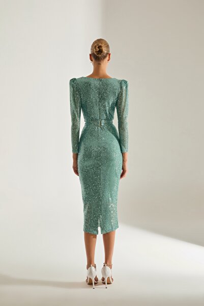 BETTY & SAM Degaje Yaka Kalem Etek SU YEŞİLİ Simli Pullu Nişan Elbisesi