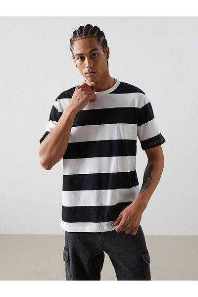 LC Waikiki New Season Crew Neck Κοντό μανίκι ριγέ χτενισμένο βαμβακερό ανδρικό Tisort - S52756Z8