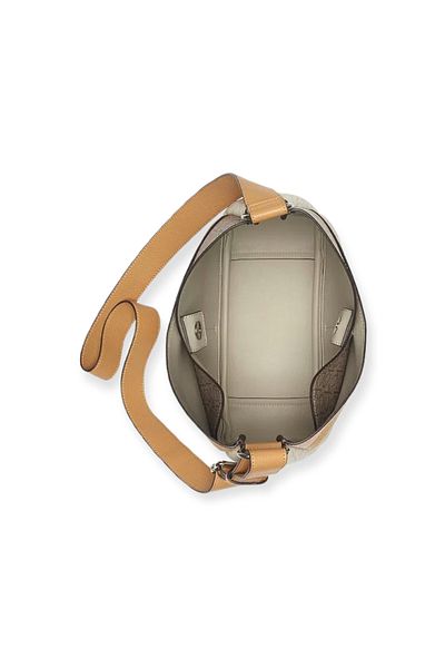Calvin Klein Calvin bag is perfect for sophisticated ladies.