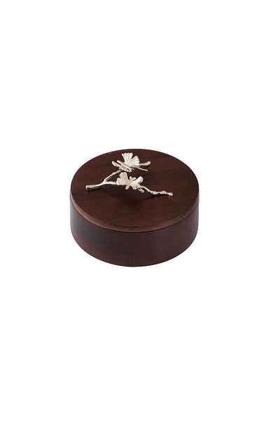 Dania Round wooden box with silver brooch, size 20 cm