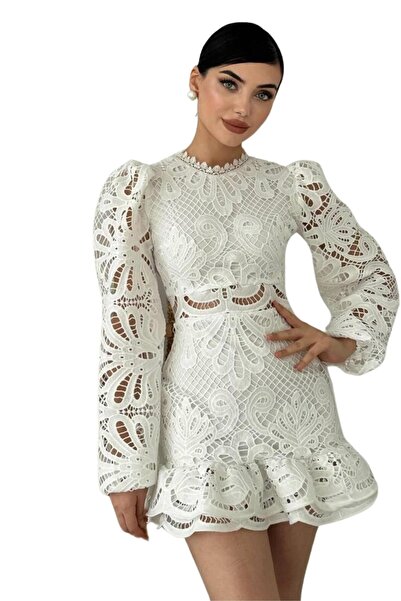 Moda Amore Rochie de damă din dantelă - detaliu din dantelă și broderie, tiv cu volan, mânecă lungă, mărime mini 155