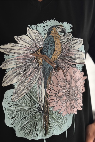 FEMELLE Women's Black V-Neck Plus Size Parrot Pattern Sequin Sequin Embroidered 100% Cotton T-Shirt
