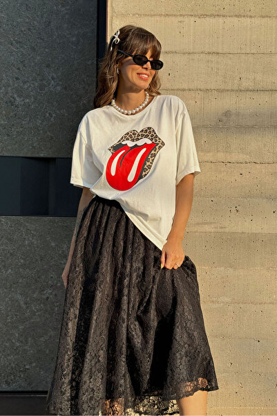 Jose Clothing تي شيرت Naica كبير الحجم بأكمام قصيرة وطبعة ذاتية