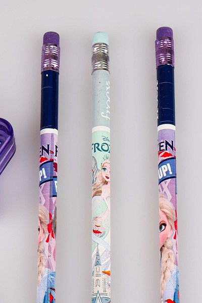 DEKOMUS ELSA FROZEN LICENȚIAT 3 BUCĂȚI CREIONE DE ȘTERGĂ, SET DE ȘTERGĂTOR DE STELE PENTRU PENĂ ȘI ȘTERGĂTOR