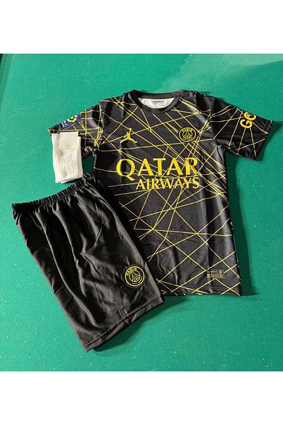 FAMİLYSTAN PSG MBAPPE 7 ΜΑΥΡΗ ΠΑΙΔΙΚΗ ΠΟΔΟΣΦΑΙΡΙΚΗ ΣΤΟΛΗ ΜΠΑΚΕ + ΣΟΡΤΣ + ΚΑΛΤΣΕΣ 3 ΤΕΜΑΧΙΑ