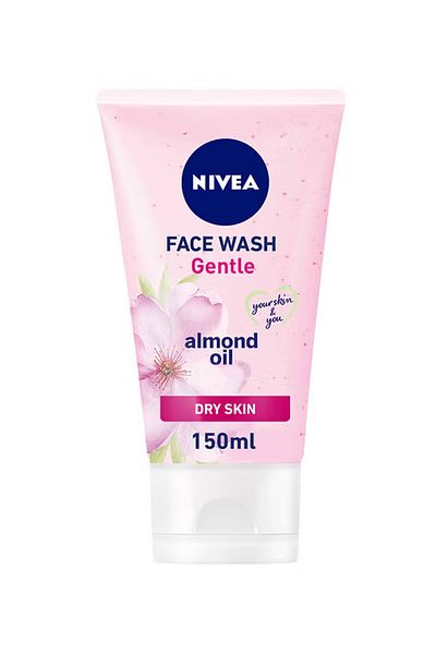 NIVEA Gentle Face Wash Almond Oil Dry Skin Pink 150ml